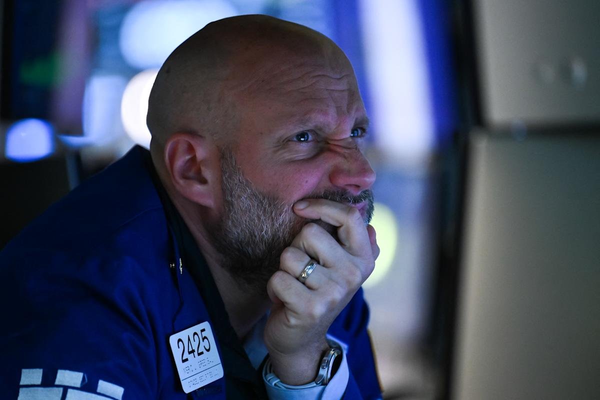 ‘earnings-misses-are-going-to-get-punished-more-than-usual’:-wall-street-raises-the-stakes-as-stocks-hit-records