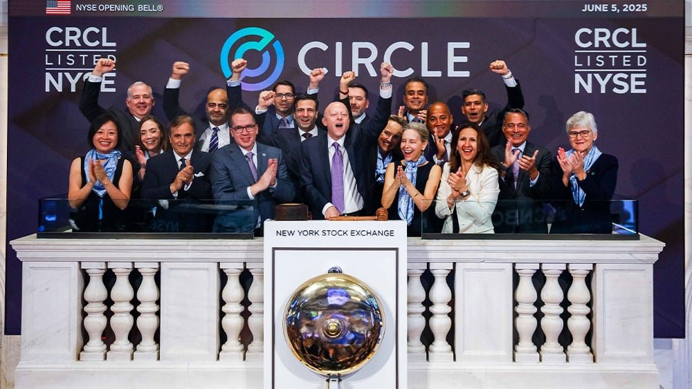 circle-ipo-round-trips-buy-signal-as-analyst-cuts-to-sell