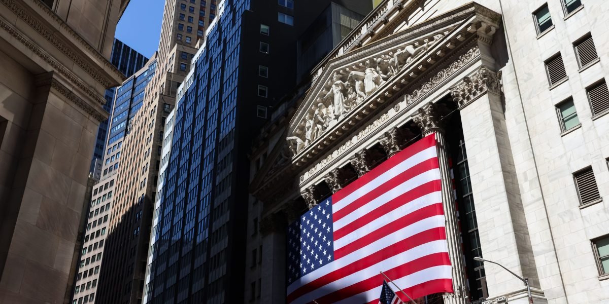 stocks-hit-fresh-all-time-highs-as-strong-earnings-continue-to-power-market-rally