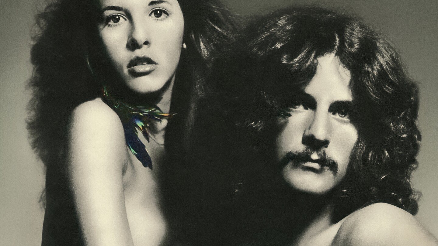 after-much-speculation,-stevie-nicks-and-lindsey-buckingham-announce-‘buckingham-nicks’-reissue
