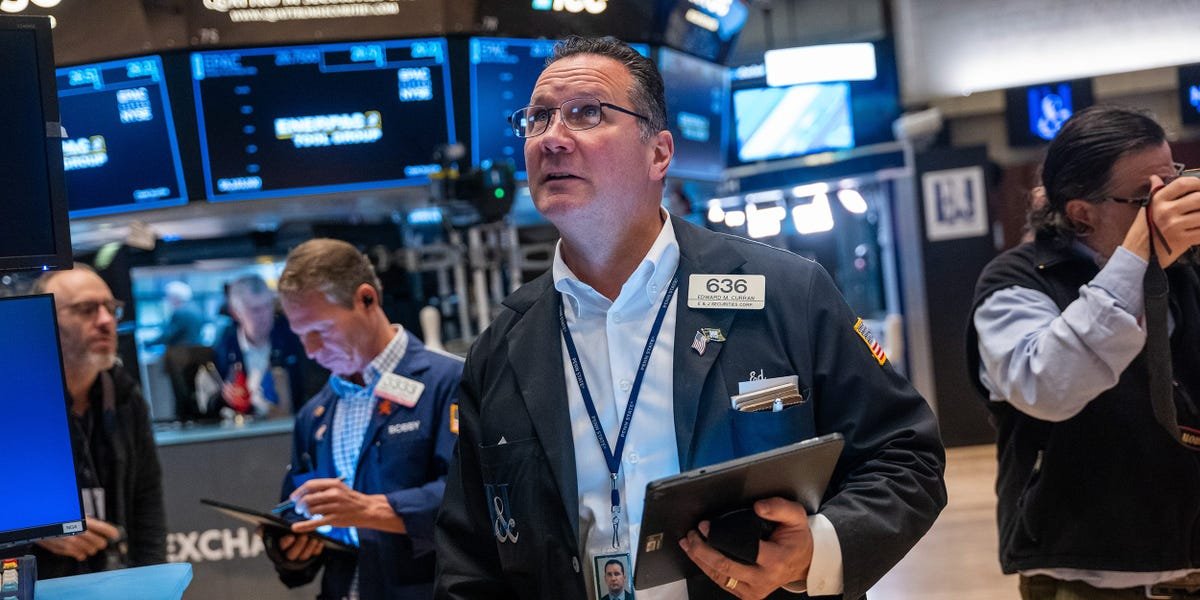 morgan-stanley-sees-a-‘rolling-recovery’-underway-that’s-set-to-drive-the-stock-market-up-12%-by-mid-2026