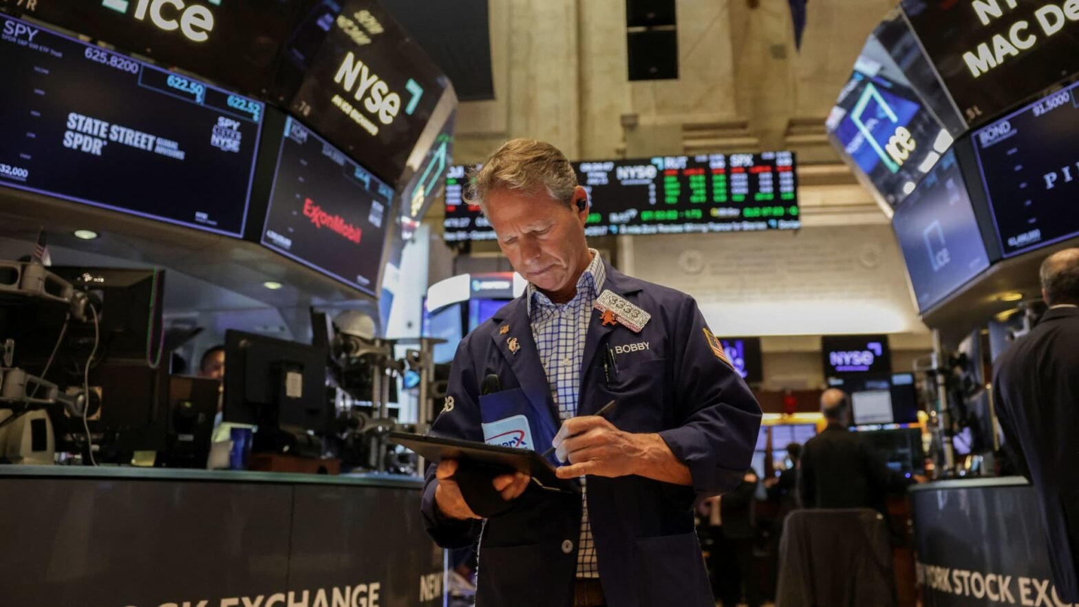 stock-futures-are-little-changed-after-s&p-500-ekes-out-another-closing-record:-live-updates