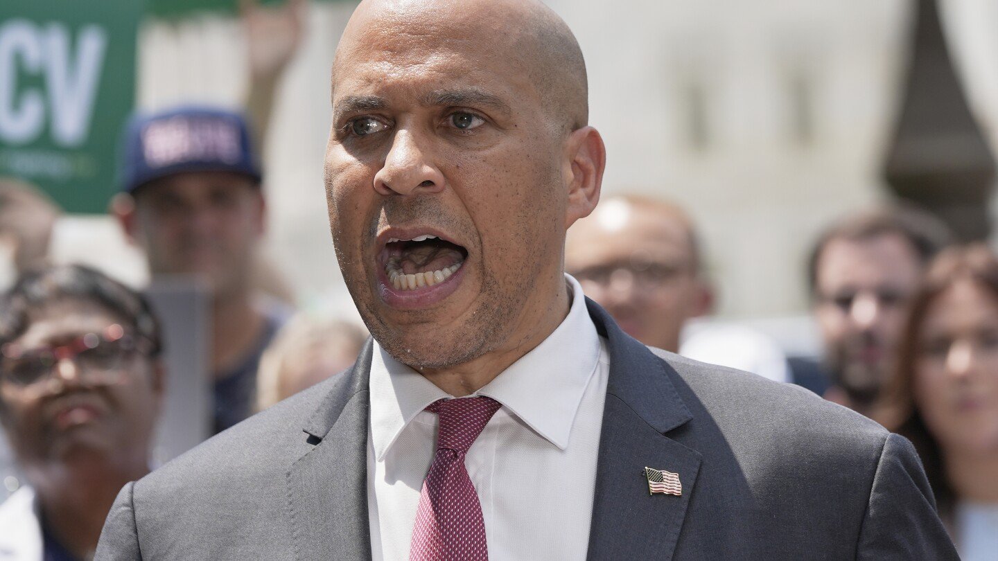 sen.-cory-booker-in-angry-outburst-says-‘complicit’-democrats-need-a-‘wake-up-call’