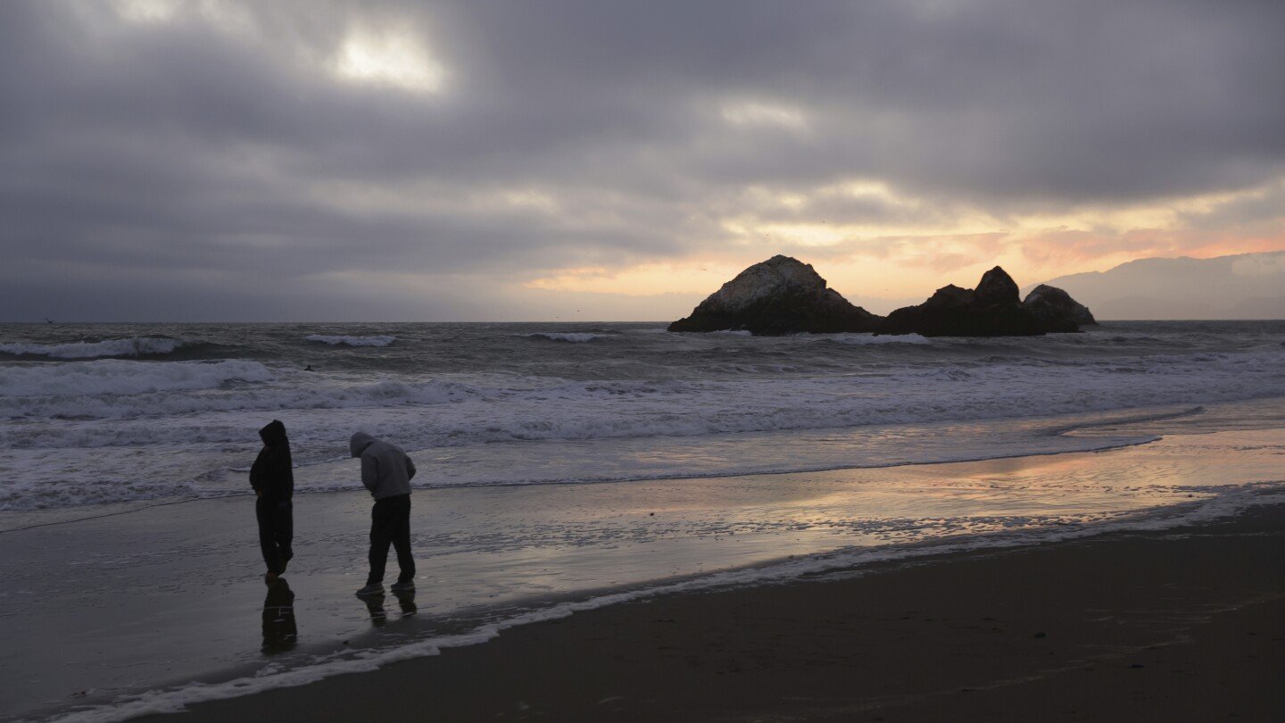 an-earthquake-off-russia-has-set-off-tsunami-warnings-and-advisories.-here’s-what-to-know