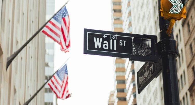 stock-market-news-review:-spy,-qqq-stumble-as-trump-targets-pharma-kingpins;-aug.-1-tariff-deadline-looms