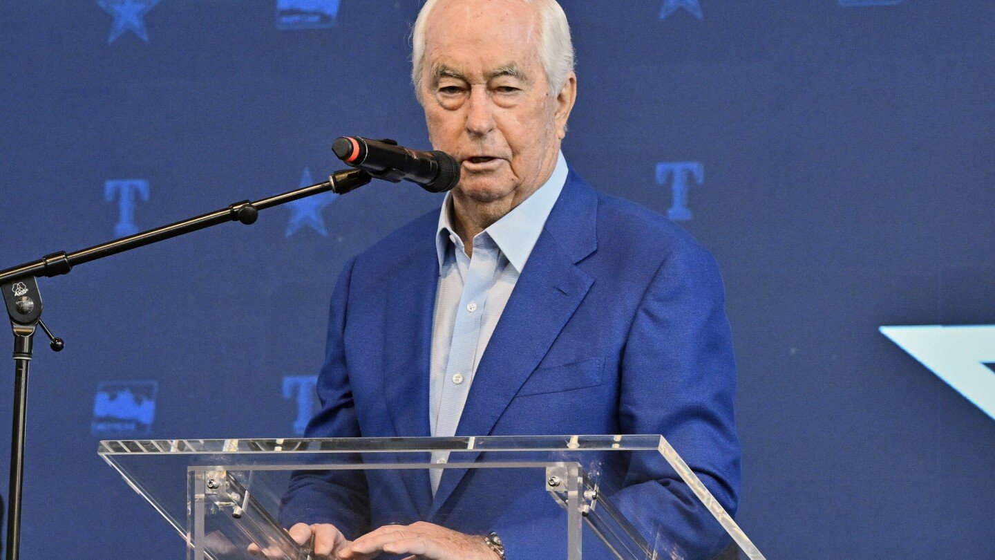 roger-penske-sells-a-third-of-indianapolis-motor-speedway-and-indycar-to-fox