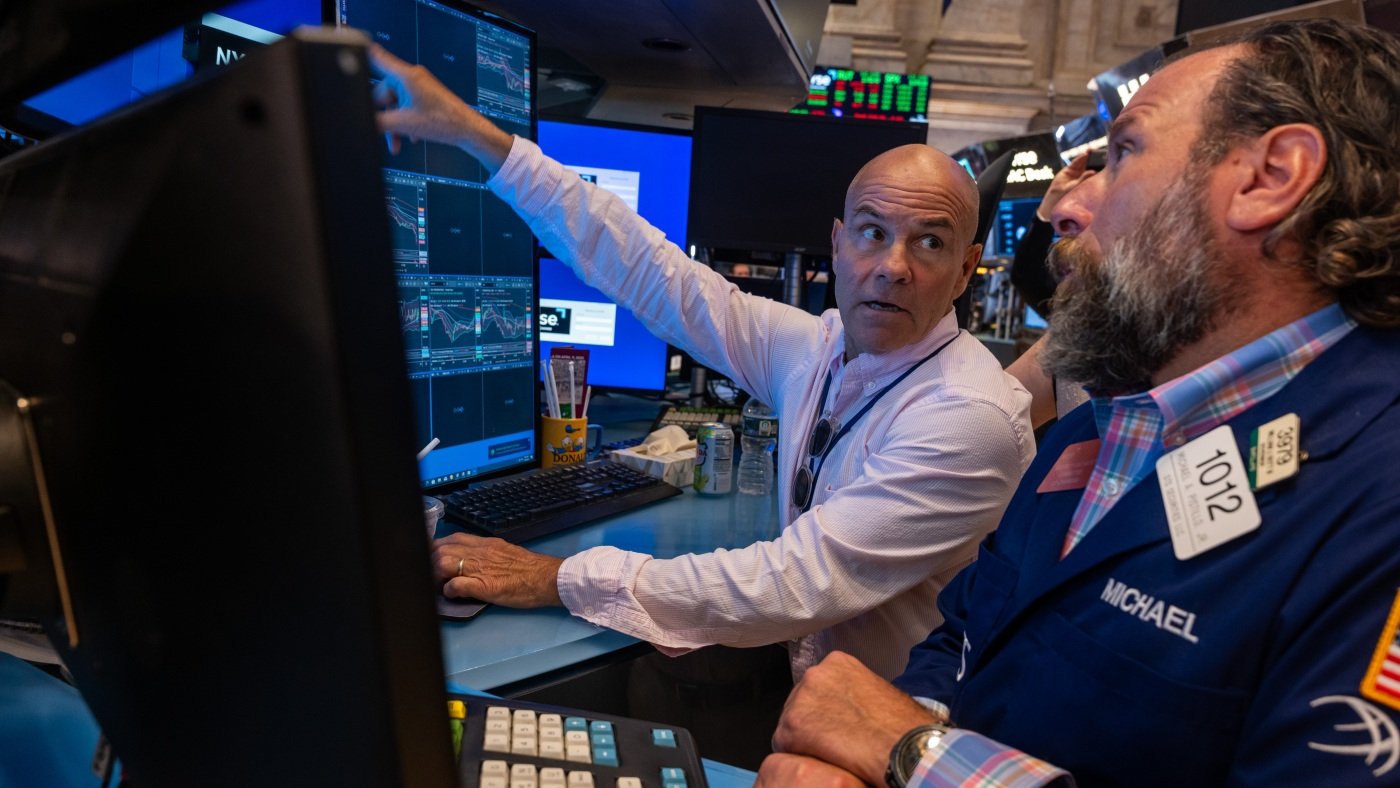 stock-markets-drop-as-trump-unleashes-new-round-of-global-tariffs