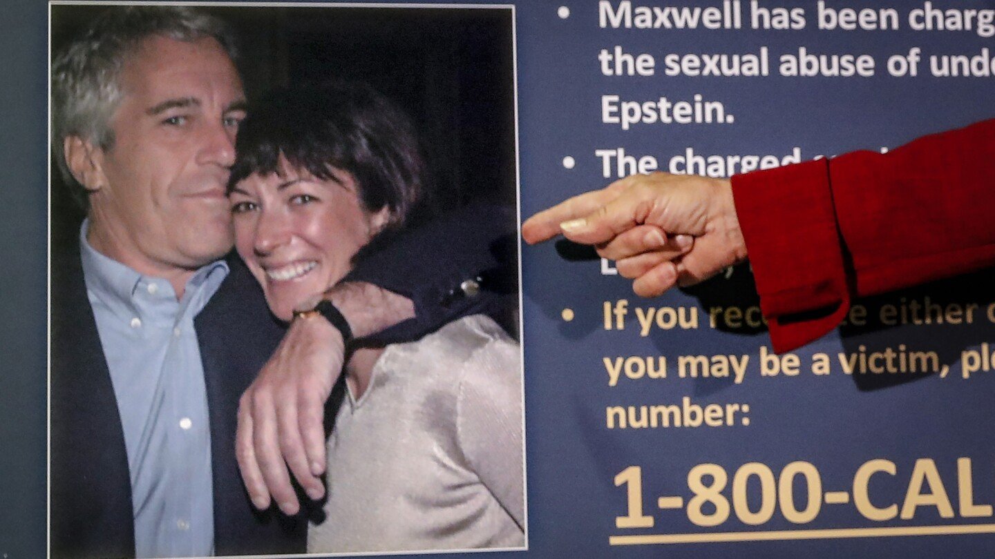 jeffrey-epstein’s-former-girlfriend,-ghislaine-maxwell,-is-transferred-to-a-prison-camp-in-texas