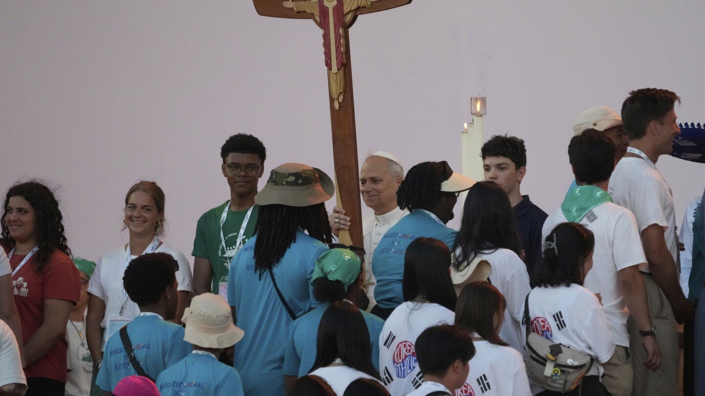 a-half-million-young-catholics-invade-rome,-awaiting-pope-leo-xiv-at-holy-year-youth-festival