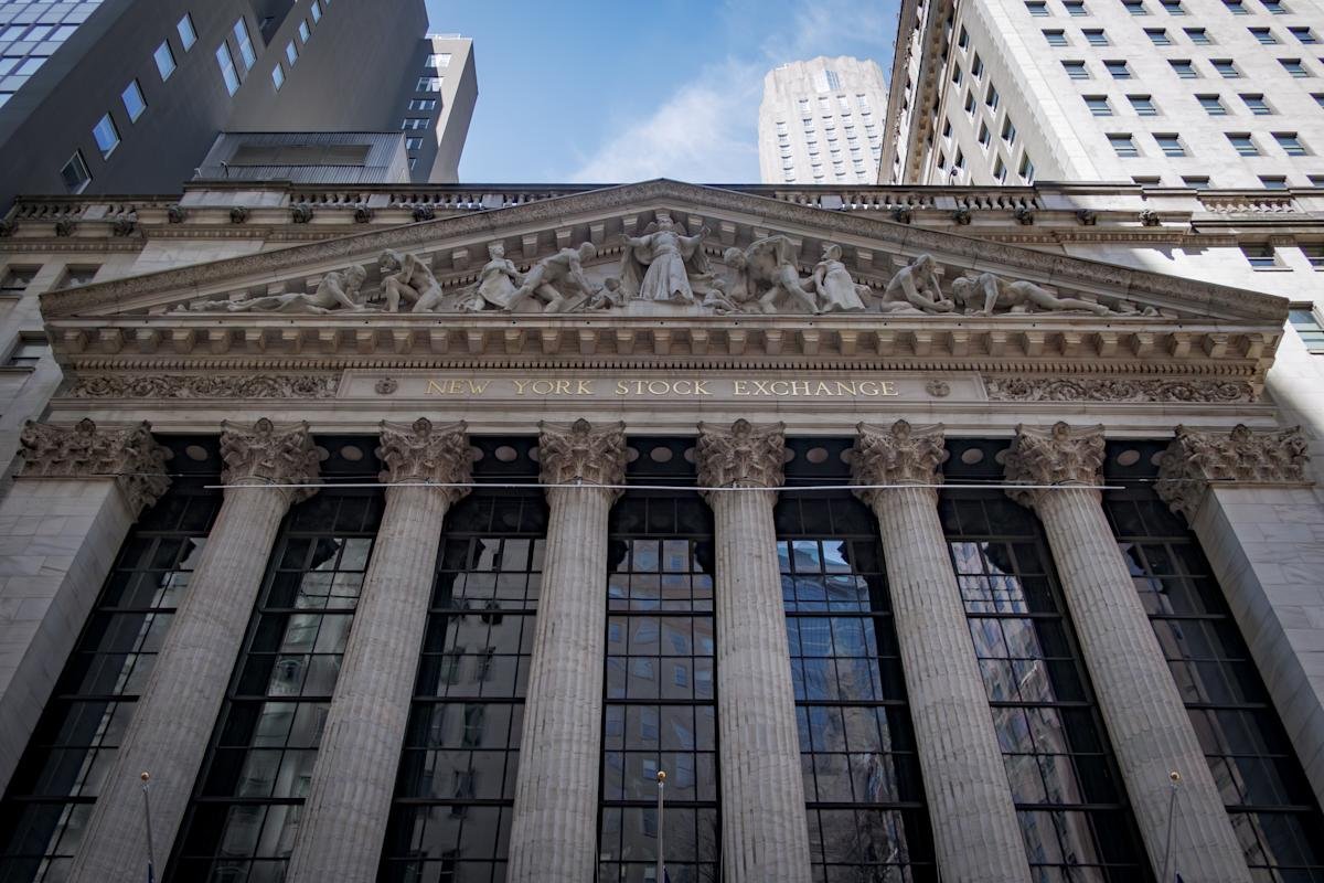 stock-market-today:-dow,-s&p-500,-nasdaq-futures-waver-as-earnings,-trade-uncertainty-leave-wall-street-uneasy