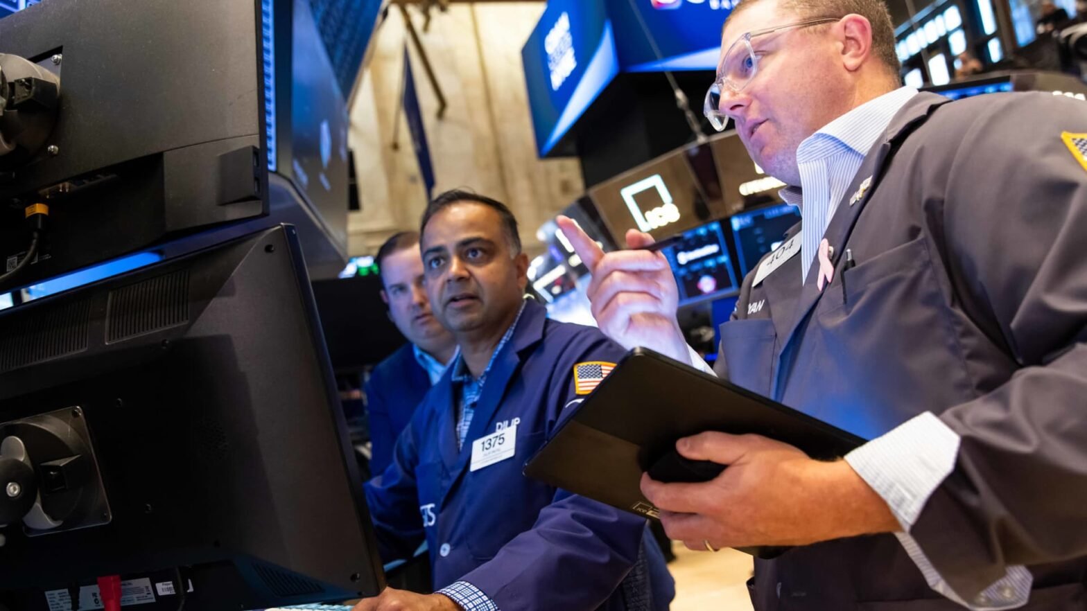 the-stock-market’s-secret-sauce:-buybacks-are-on-pace-for-a-record-in-2025