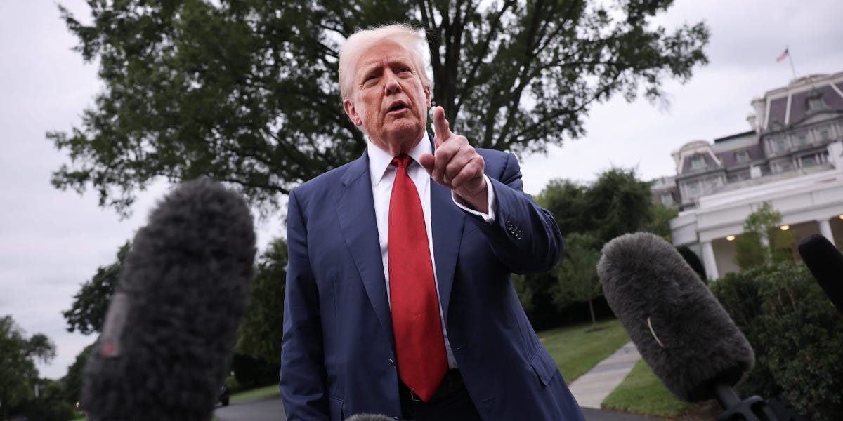 trump’s-tariffs-and-the-tax-bill-are-splitting-the-stock-market-here’s-the-playbook-for-investors,-according-to-morgan-stanley.
