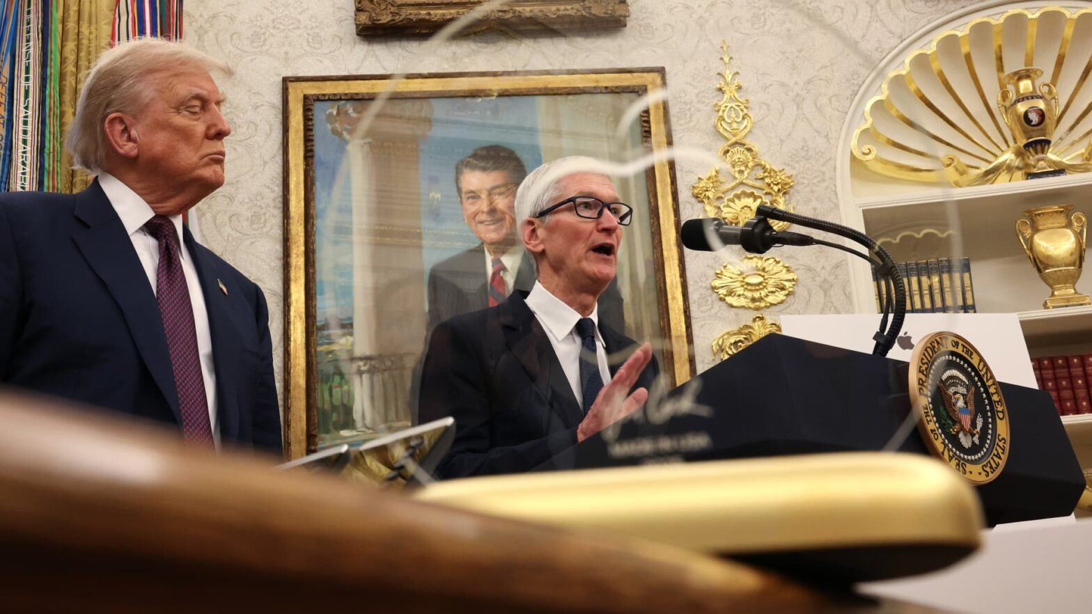 5-things-to-know-before-the-thursday-open:-chip-tariffs-|-cook’s-white-house-visit