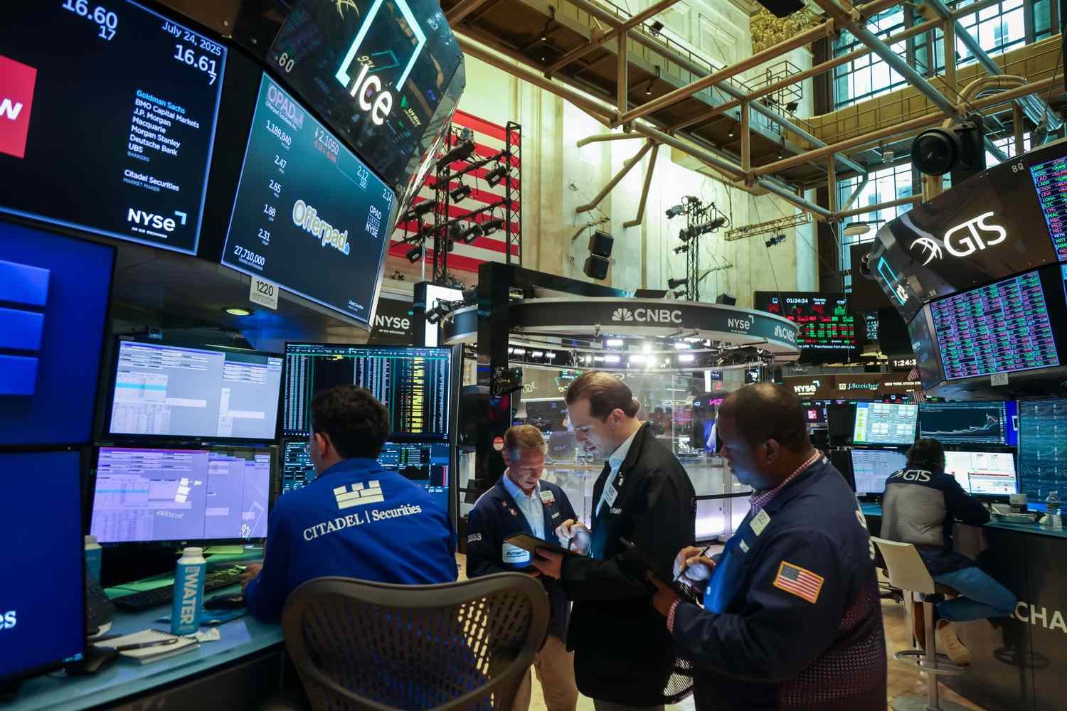 dow-jones-today:-stock-futures-rise-as-new-tariffs-take-effect;-major-indexes-once-again-near-record-highs