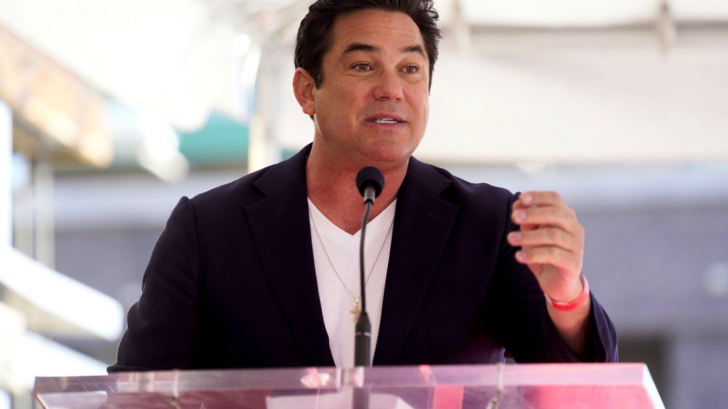 dean-cain,-former-tv-superman,-will-be-sworn-in-as-honorary-ice-officer