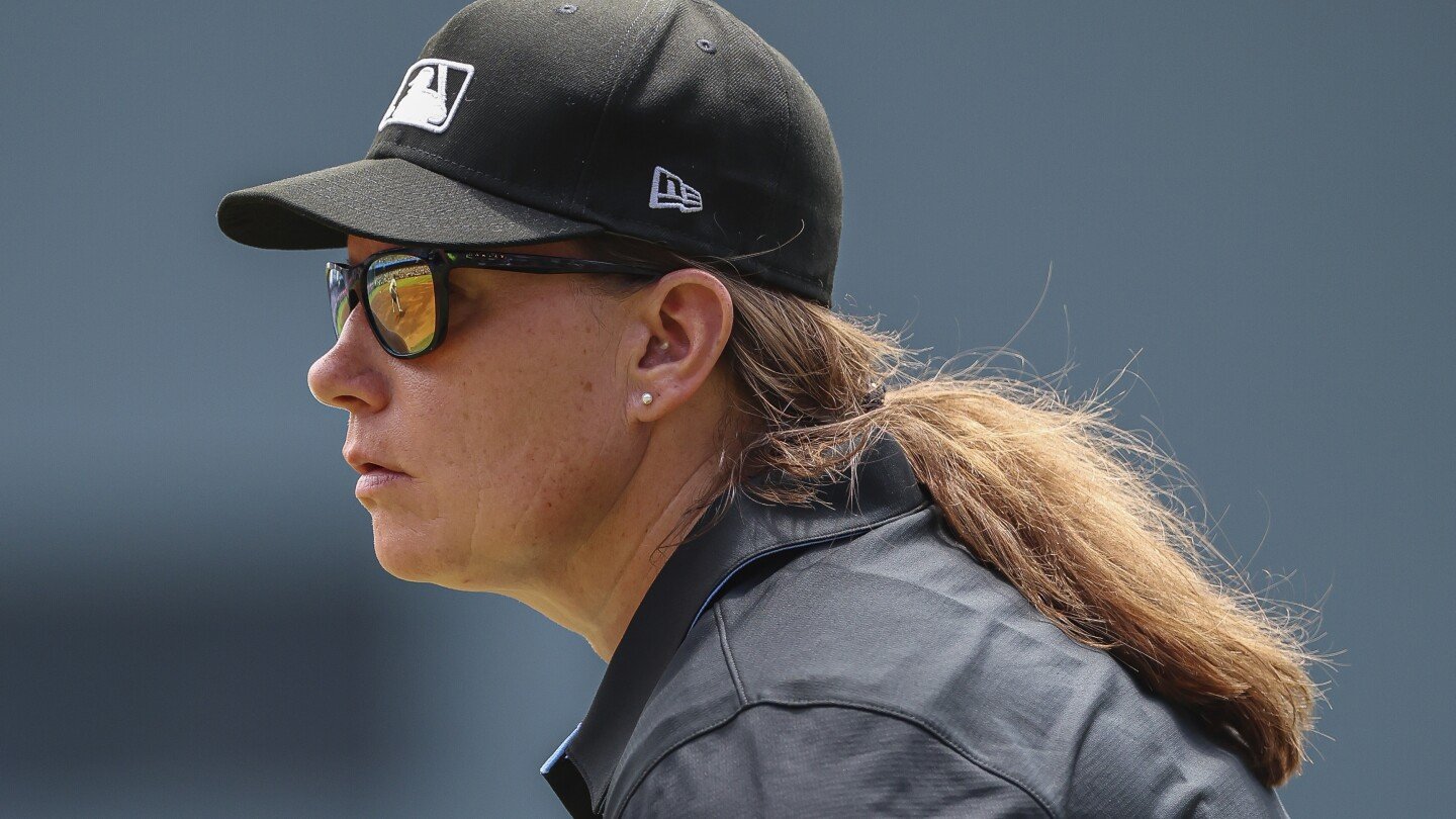 jen-pawol-breaks-mlb’s-gender-barrier-as-the-first-female-umpire-to-work-a-regular-season-game