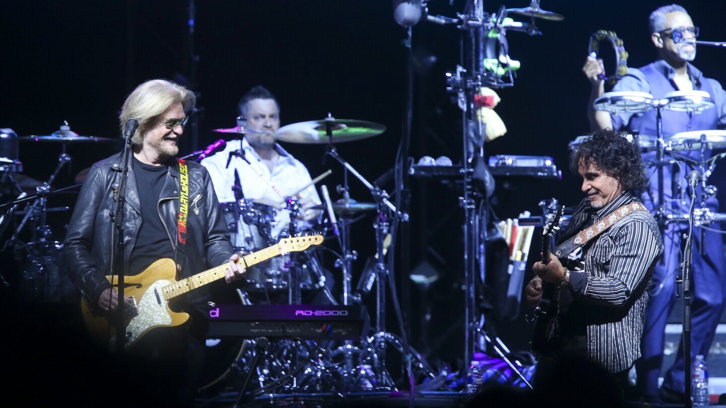 business-spat-between-daryl-hall-and-john-oates-has-been-resolved-in-arbitration,-attorneys-say