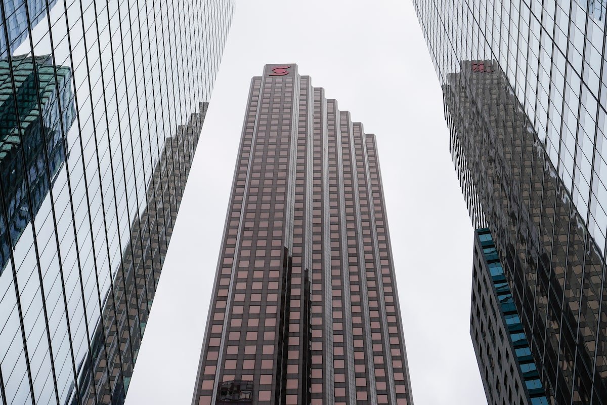 rbc-bank-analyst-previews-earnings-reports,-presents-top-picks