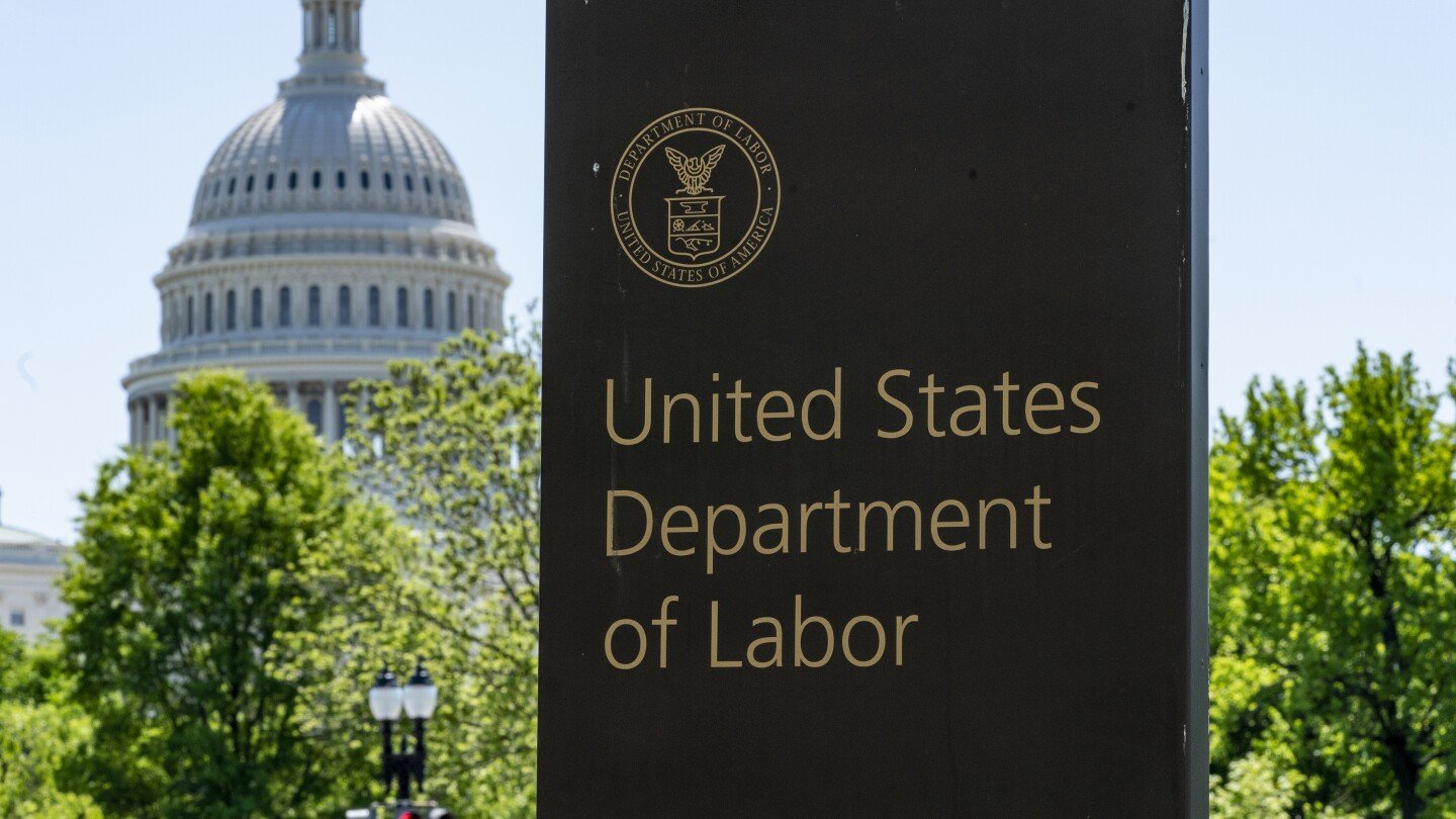 trump’s-nominee-to-oversee-jobs,-inflation-data-faces-shower-of-criticism