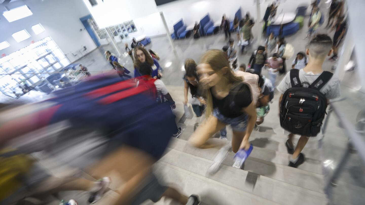 how-to-get-kids-back-on-a-sleep-schedule-for-the-school-year