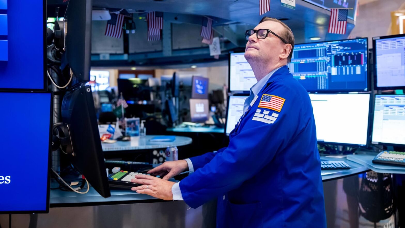 small-caps-rally-as-magnificent-7-stocks-roll-over-in-market-rotation