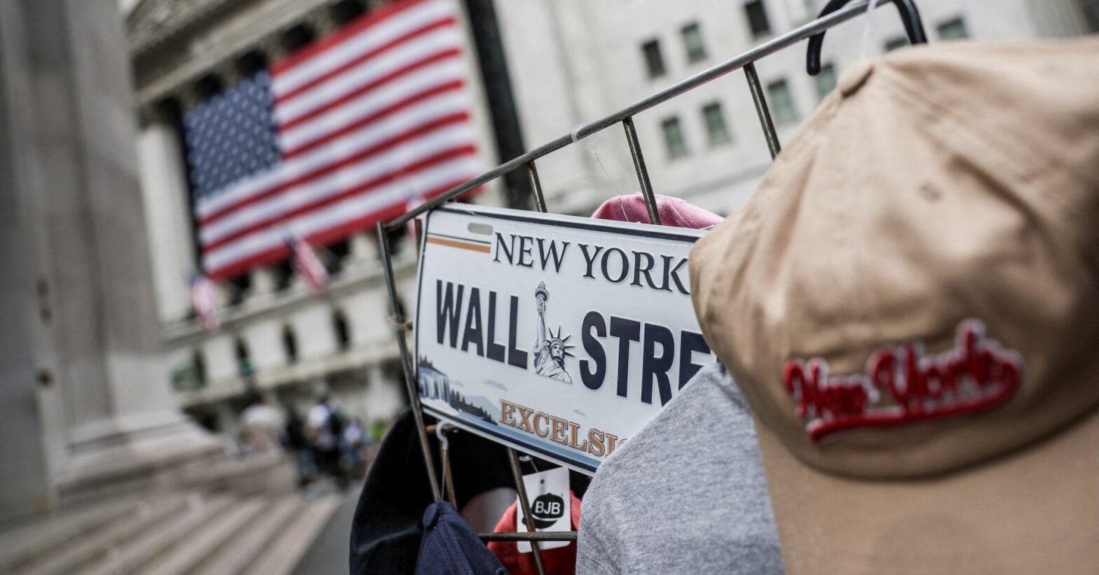 global-stocks-near-record-highs-as-markets-await-trump-putin-talks