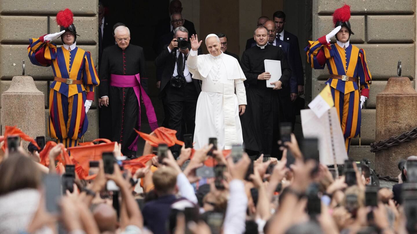 pope-leo-xiv-prays-for-peace-as-us-russia-summit-over-ukraine-war-gets-underway