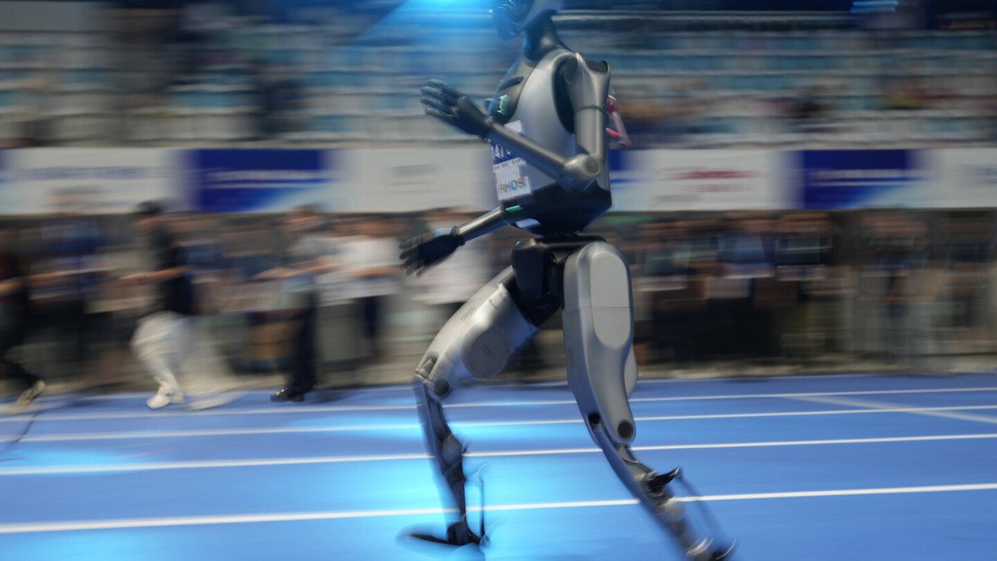 beijing’s-first-world-humanoid-robot-games-opens-with-street-dance,-martial-arts-and-music