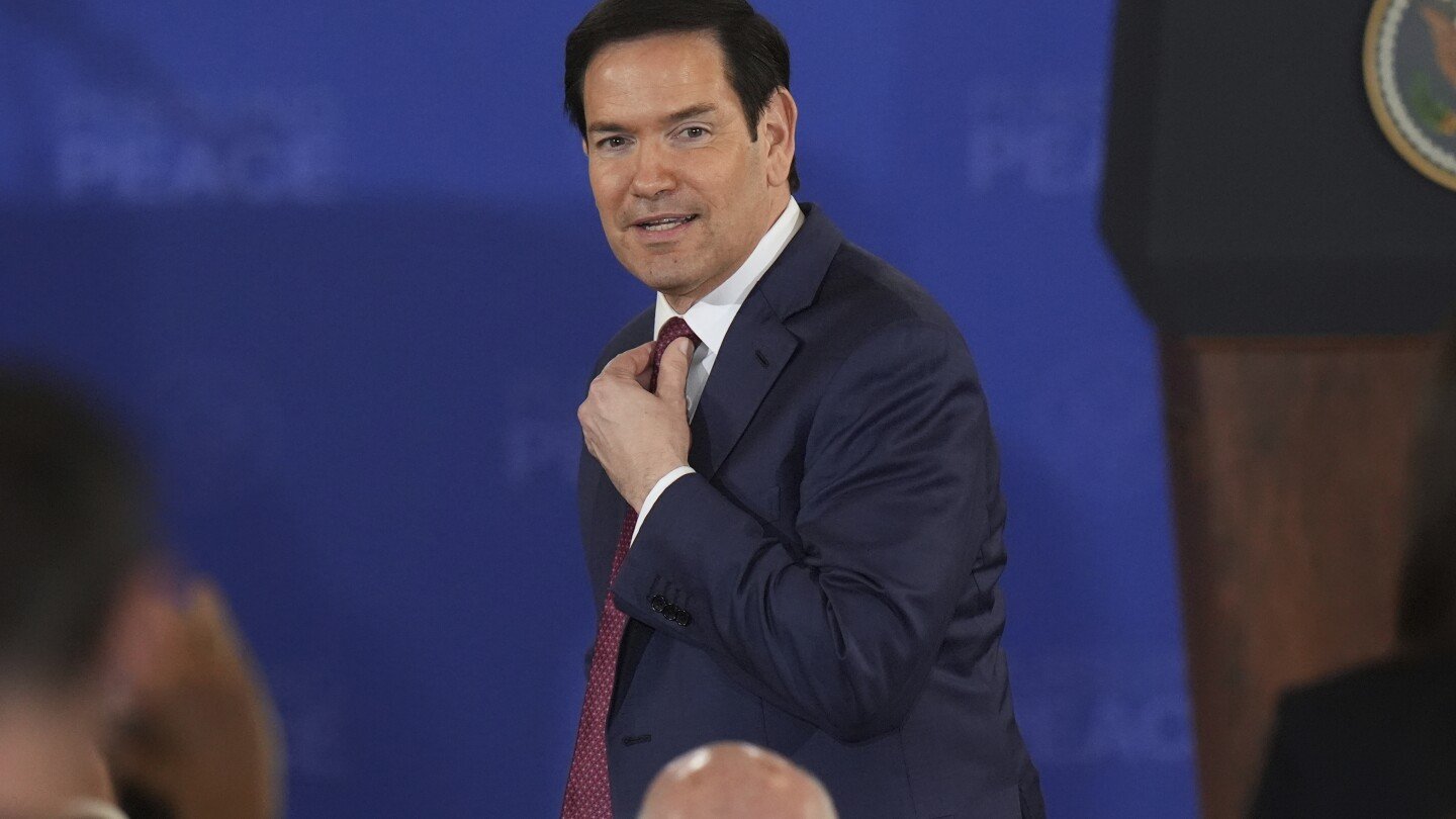 trump-administration-halts-visas-for-people-from-gaza-after-laura-loomer-questions-arrivals