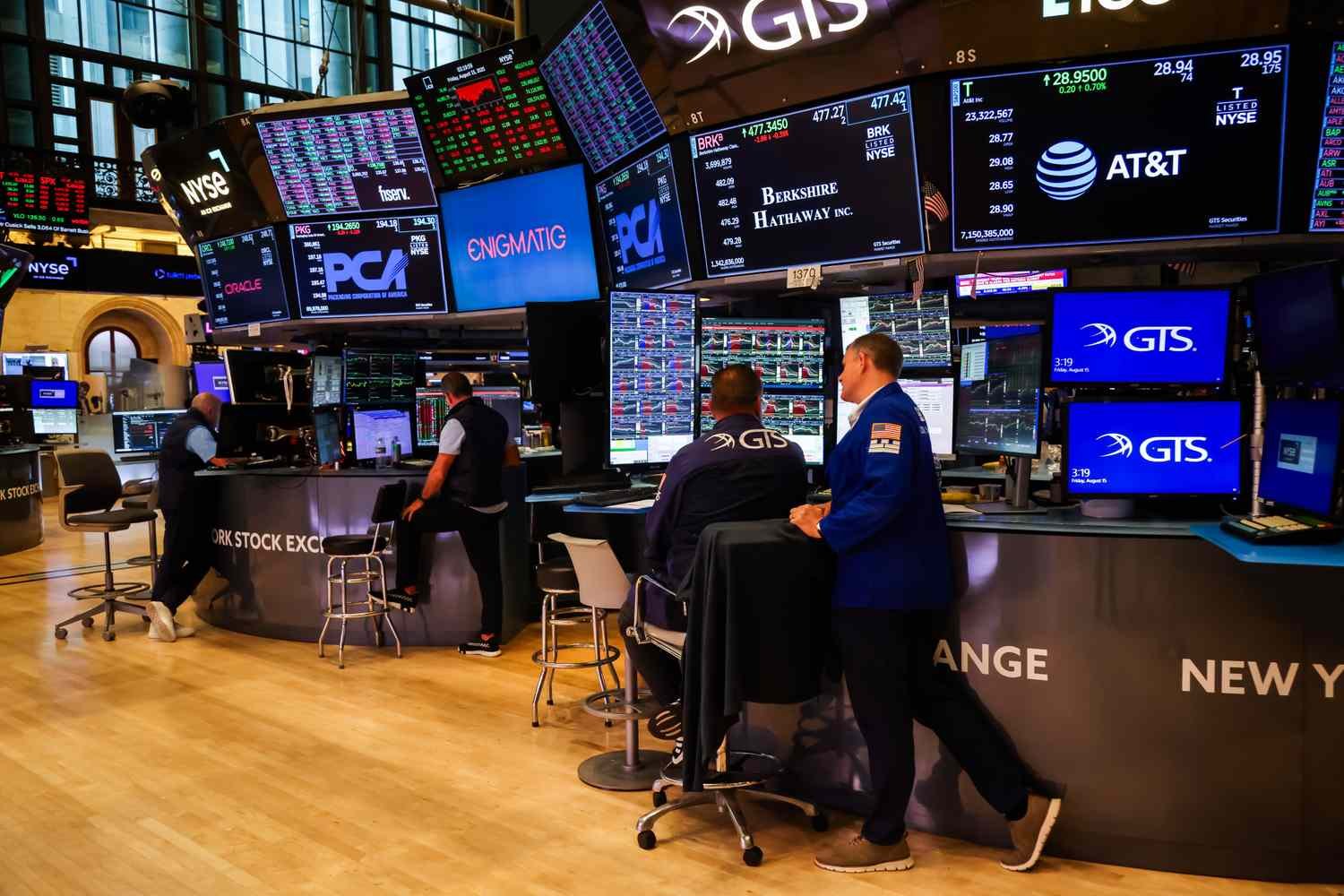 dow-jones-today:-stock-futures-tick-lower-after-two-straight-weeks-of-gains-for-major-indexes