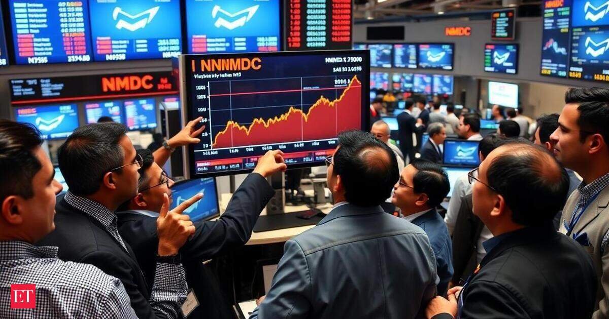 dow-at-record-highs,-s&p-500-and-nasdaq-slip-—-wall-street-rally-faces-fed-test-and-global-tensions