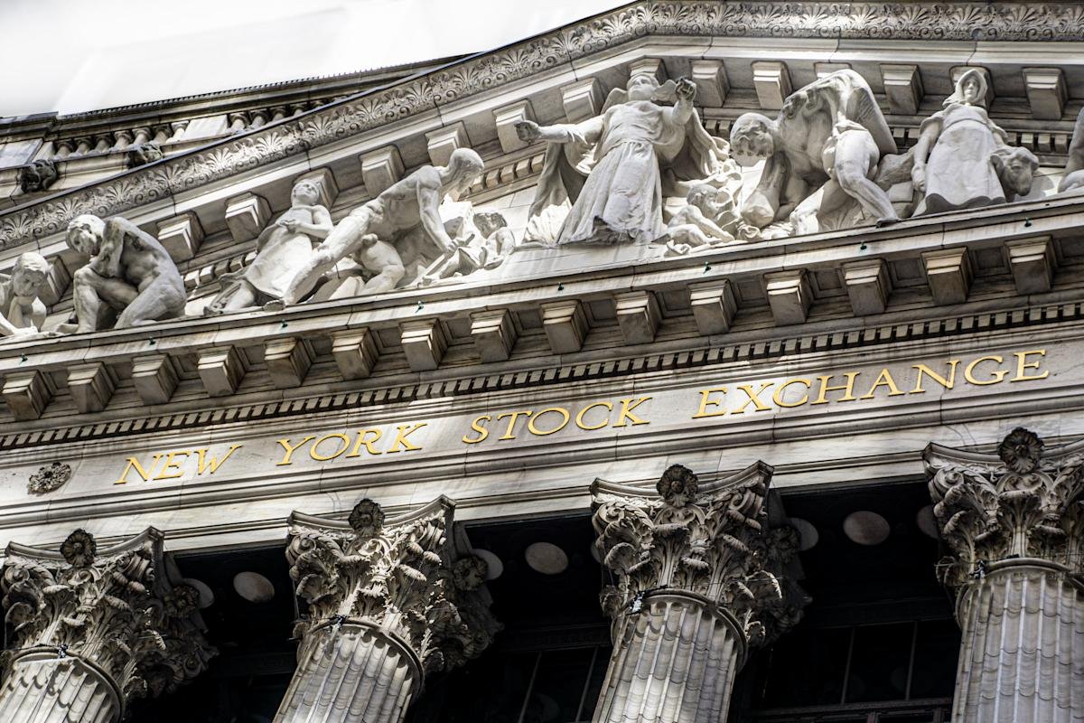 stock-market-today:-dow,-s&p-500,-nasdaq-waver-with-ukraine’s-fate,-fed-policy-in-focus