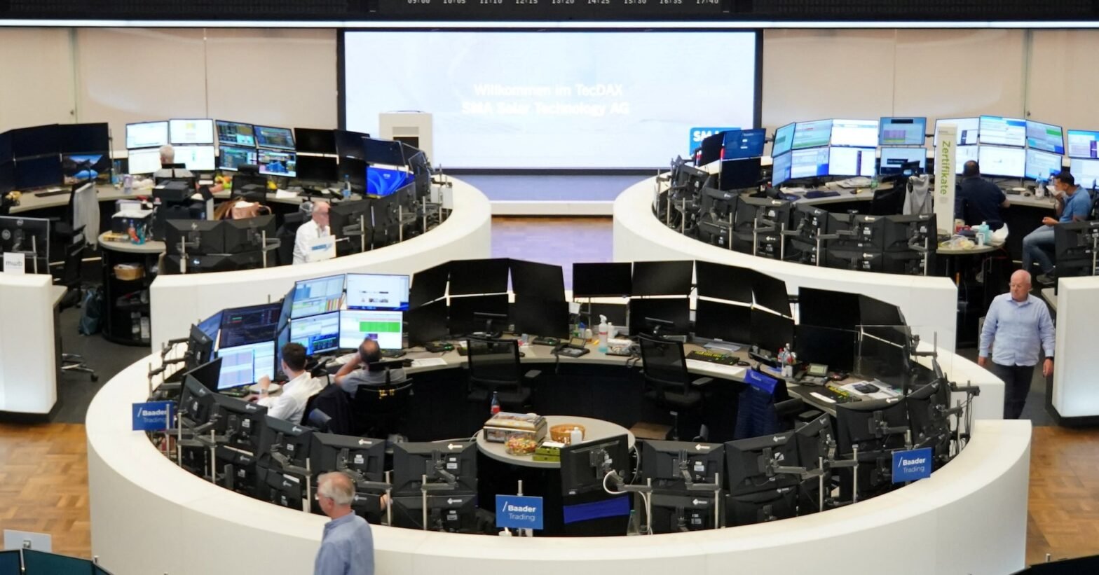 european-shares-open-higher,-oil-falls-on-ukraine-peace-efforts