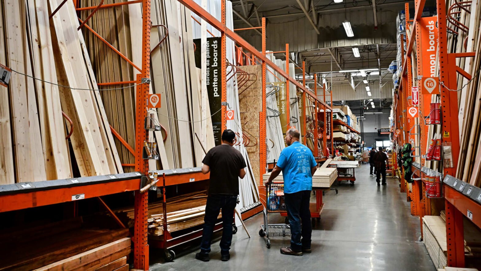 10-things-to-watch-in-the-stock-market-tuesday-including-palo-alto-and-home-depot-earnings