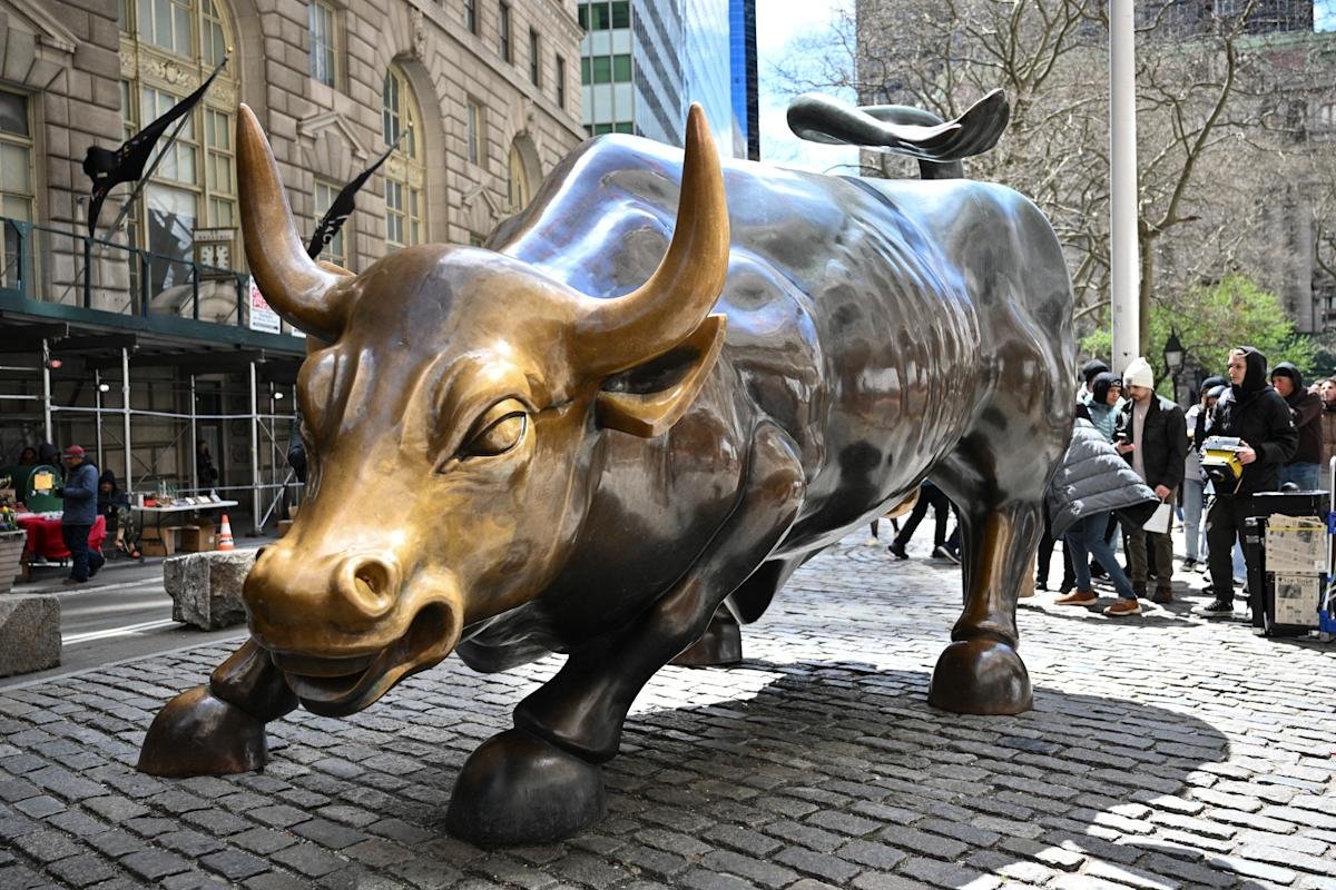 this-summer’s-hottest-trend-on-wall-street:-‘private-for-longer’
