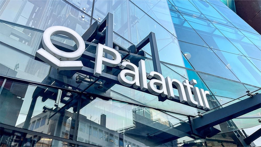 palantir-snaps-losing-streak-software-maker-ekes-out-gain-amid-questions-over-ai-boom.