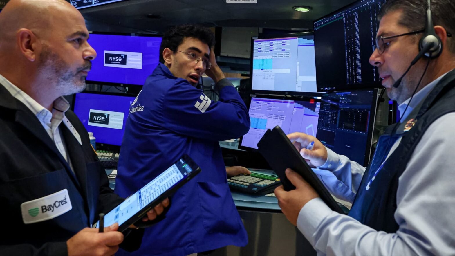 stock-futures-are-little-changed-ahead-of-powell’s-jackson-hole-speech:-live-updates