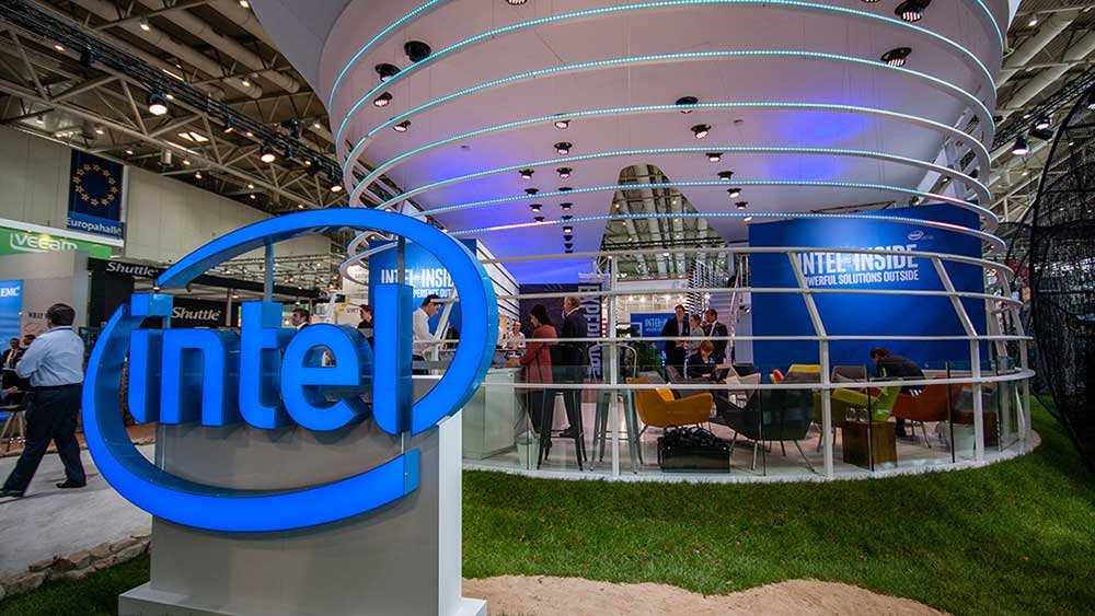 intel-jumps-after-trump-says-chipmaker-agrees-to-give-us.-a-10%-stake