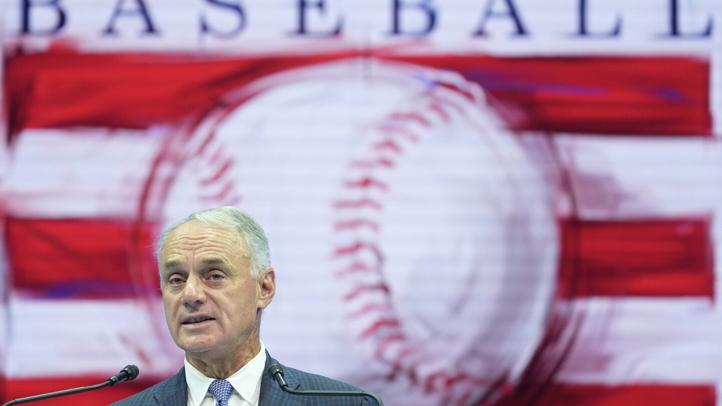 how-mlb’s-upcoming-deals-will-change-how-you-watch-out-of-market,-sunday-night-and-wild-card-games