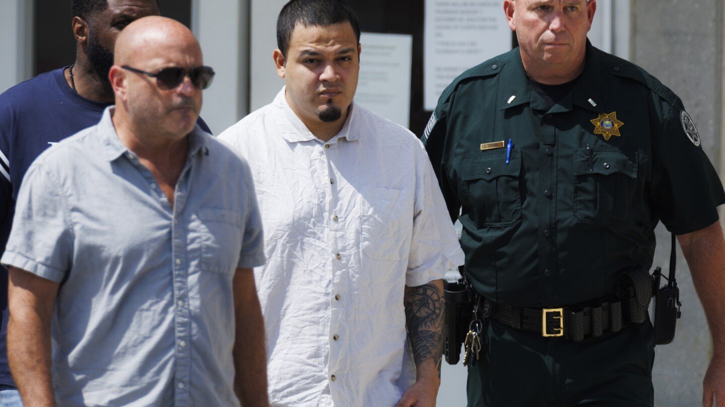 court-filing:-us-seeks-to-deport-kilmar-abrego-garcia-to-uganda-after-he-refused-a-plea-offer