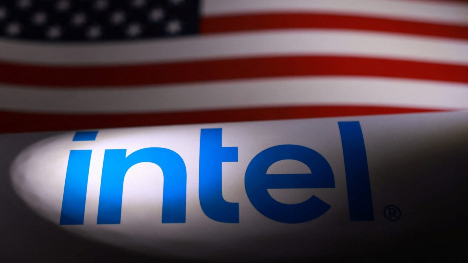 powell-sparks-a-rally,-the-us.-invests-in-intel,-keurig-dr-pepper-buys-jde-peet’s-and-more-in-morning-squawk