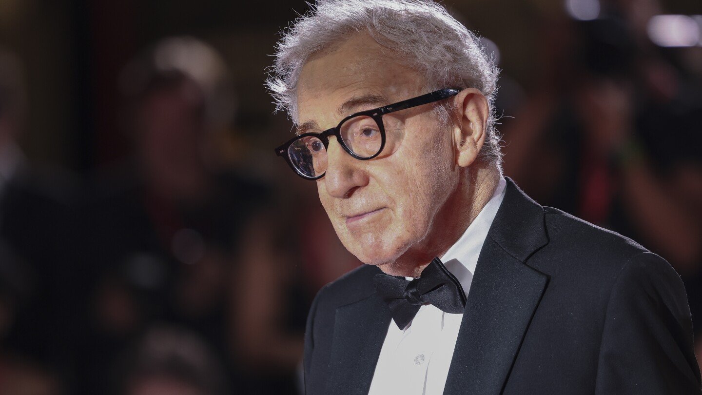 ukraine-condemns-woody-allen-for-speaking-at-a-russian-film-festival