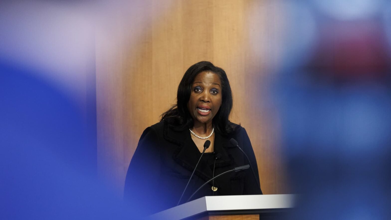 trump-fires-fed’s-cook,-musk-sues-apple-and-openai,-netflix’s-theatrical-run-and-more-in-morning-squawk