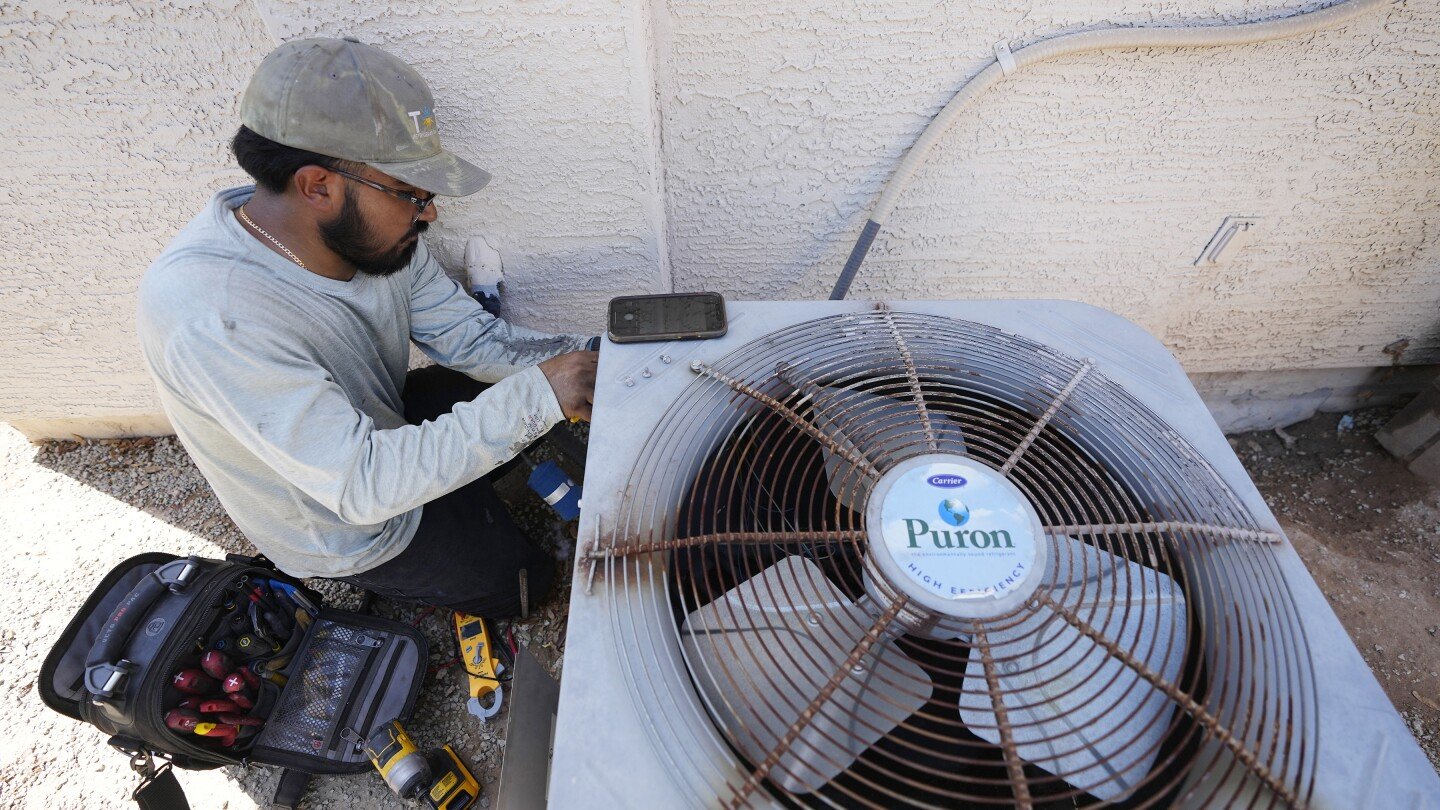 should-the-air-conditioning-be-turned-off-when-you’re-out,-or-left-on?-it-depends,-experts-say