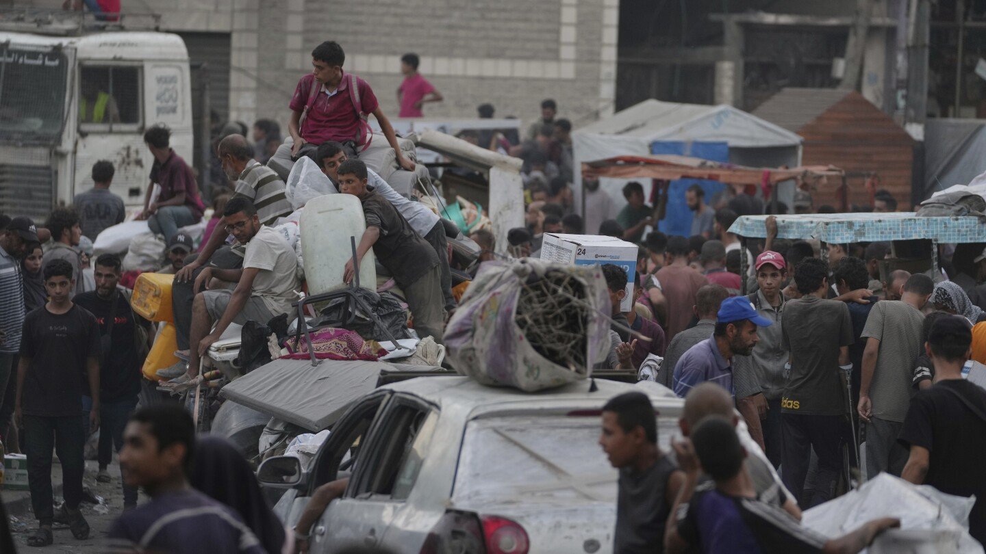 protesters-in-israel-demand-release-of-hostages-as-gaza-strikes-kill-16,-hospitals-say