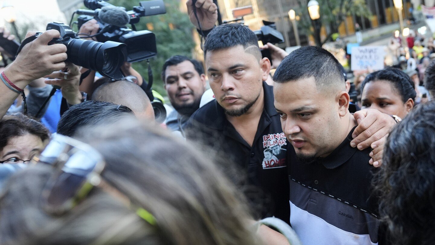 kilmar-abrego-garcia-is-back-in-jail-and-facing-deportation.-here’s-what-to-know