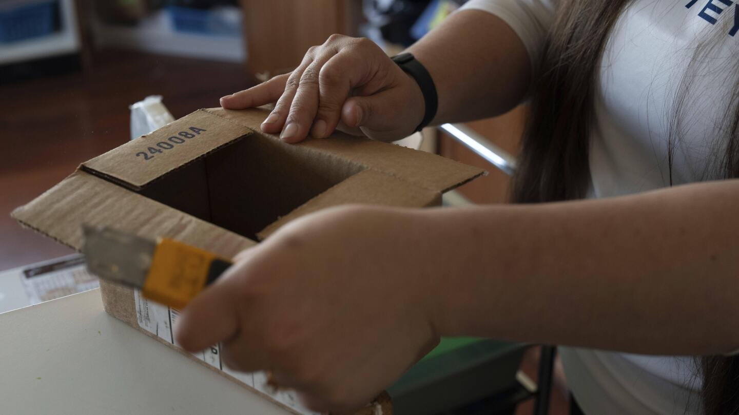 a-us-tariff-exemption-for-small-orders-ends-friday.-it’s-a-big-deal-to-some-shoppers-and-businesses