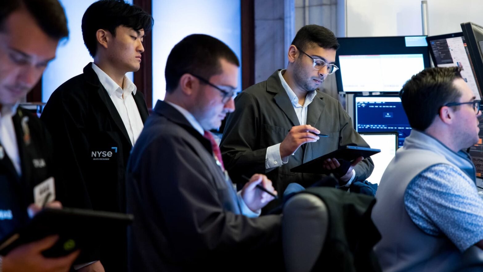 stock-futures-are-little-changed-after-s&p-500’s-fresh-record-high,-fresh-inflation-data-looms:-live-updates