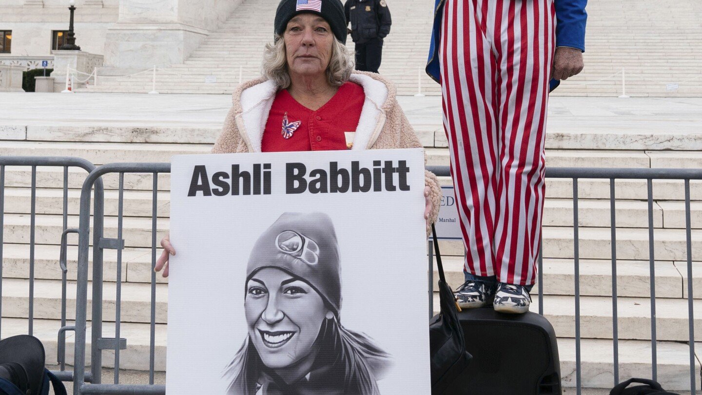 us-offers-military-funeral-honors-to-capitol-rioter-ashli-babbitt