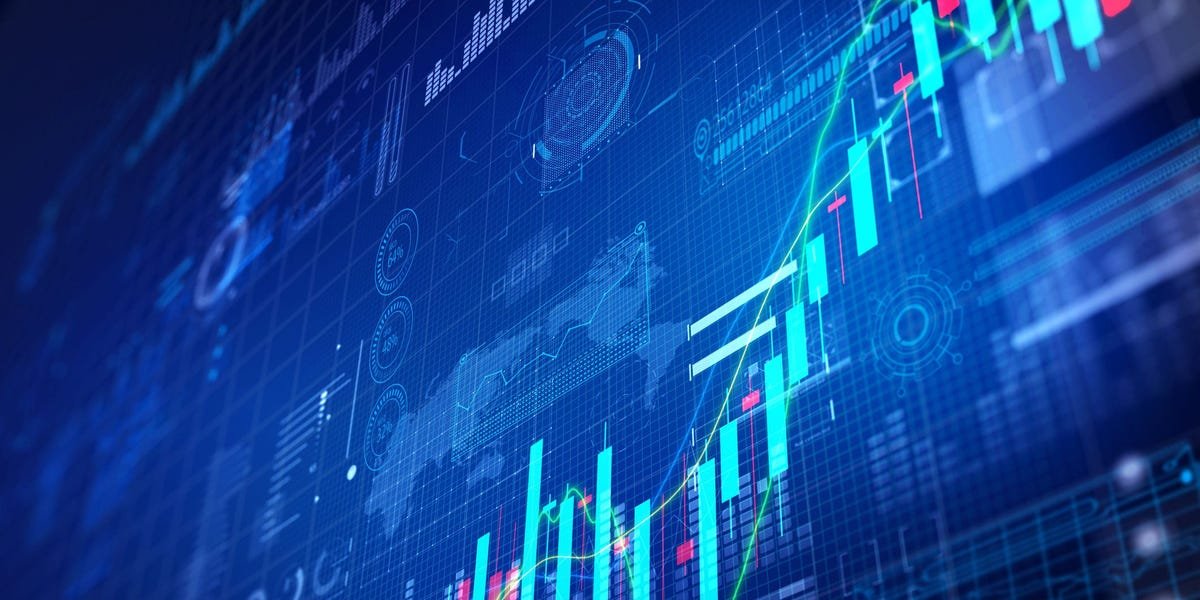 thinking-about-trying-your-hand-at-day-trading?-investing-experts-share-everything-you-need-to-know-before-diving-in.